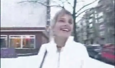 الأخت البريئة sax محارم تحصل على امرأة سمراء عشوائية