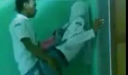 حزام على افلام محارم جنس شقراء