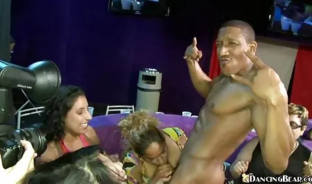 فتاة الساخنة يحصل كس يمسح ويعطي اللسان افلام جنس محارم عربي