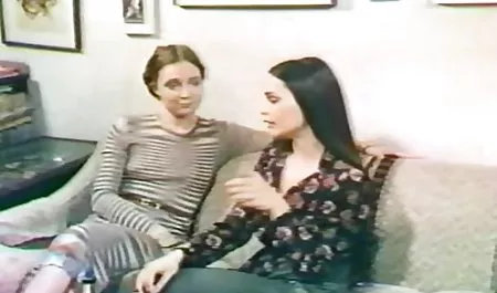 امرأة جنس عرب محارم سمراء مزدوجة