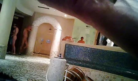 لينا تصبح غريبة بينما تلعب مع جنس محارم اجنبي دسار