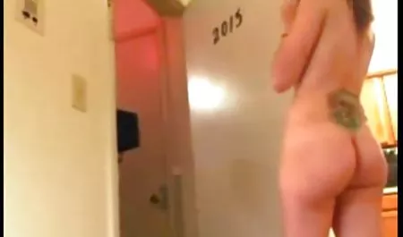 فتاة تستمني في جنس سكس محارم الغابة الشتوية