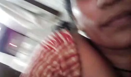 زوجة مفلس الجار يحصل نائب الرئيس في جنس عربي محارم بوسها